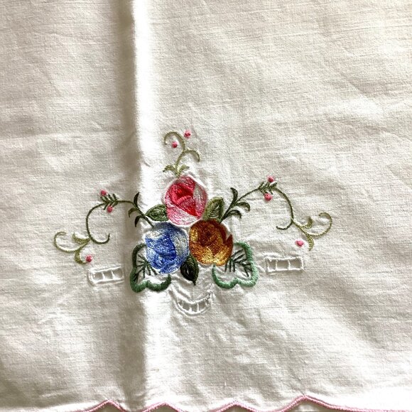 3 Vintage Large Embroidered Floral Cotton Pillowcases Bedding Bed Linens - Picture 3 of 10